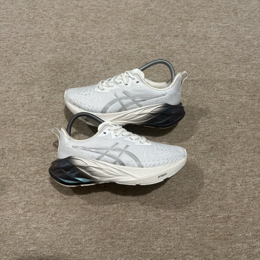 ASICS NOVA BLAST 4 PLATINUM (Category: Sneakers) located in Cebu City. Submitted by cjayzuno04940 (Listing ID 1461550672, Image 1). Description: ASICS NOVABLAST 4 PLATINUM ORIGINAL✅ US WOMENS-7 EUR-38 CM-24 EXCELLENT CONDITION.