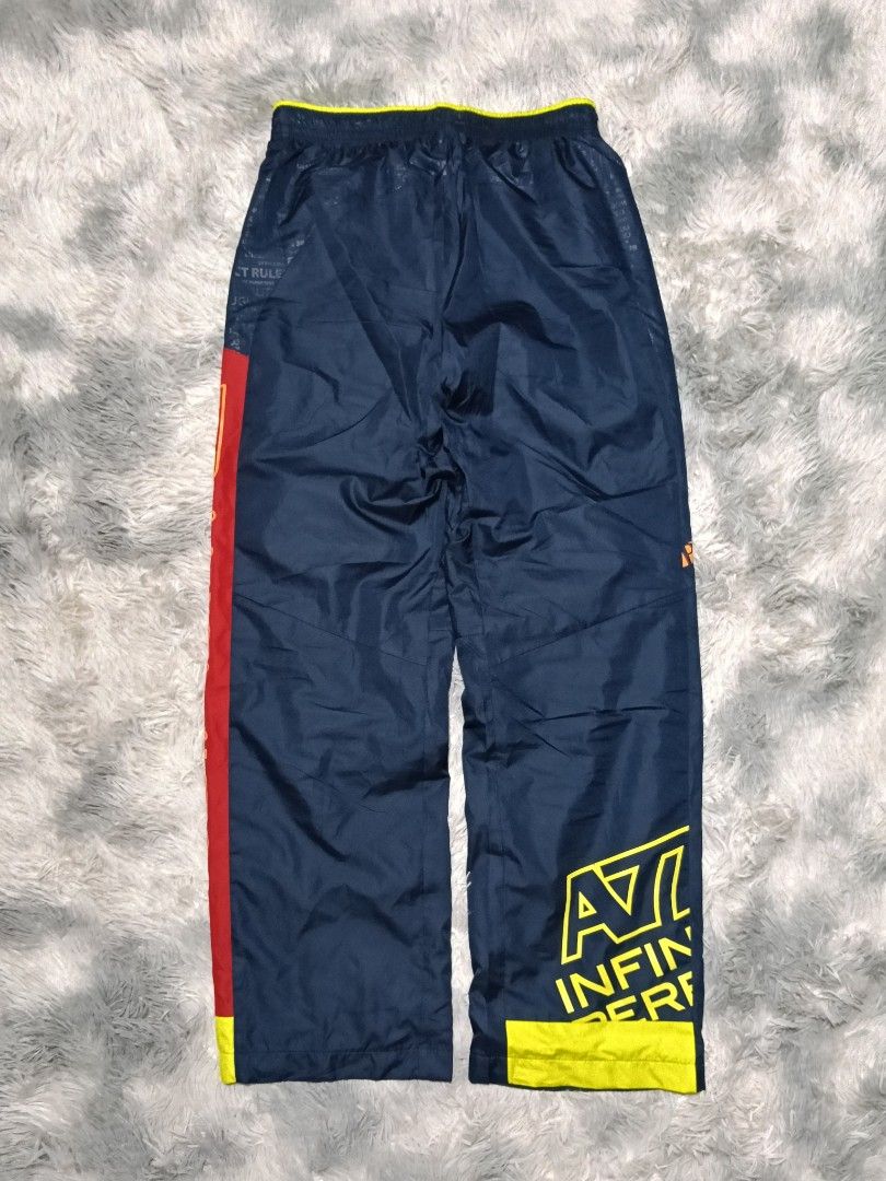 ASICS WINDBREAKER PANTS (Category: Activewear) located in San Carlos City. Submitted by wilburstthriftstore (Listing ID 1461391861, Image 3). Description: ASICS WINDBREAKER PANTS SIZE SMALL WAIST 27-30 LENGTH 37 EXCELLENT CONDITION 👌🏾 ₱280 + sf.