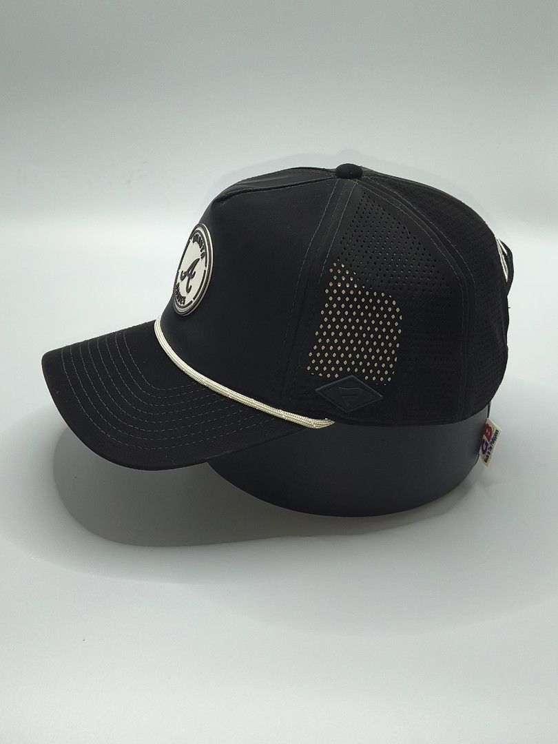 Atlanta Braves Black Snapback Rope Hat (Category: Caps & Hats) located in Baguio. Submitted by vongacayan.vongacayan (Listing ID 1461429672, Image 2). Description: - Black Atlanta Braves snapback hat - Features iconic Braves logo on the front - 'Braves' embroidered on the back - Stylish rope detail across the brim - Perforated sides for enhanced breathability - Adjustable snapback closure for a custom fit - Perfect for any dedicated Braves fan.