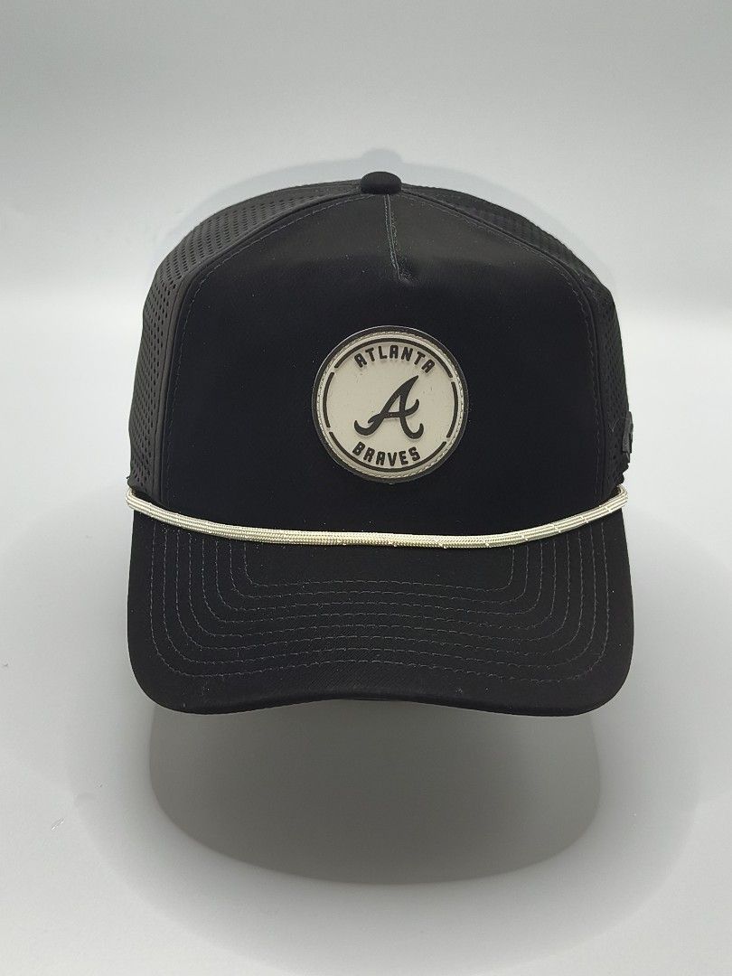 Atlanta Braves Black Snapback Rope Hat (Category: Caps & Hats) located in Baguio. Submitted by vongacayan.vongacayan (Listing ID 1461429672, Image 1). Description: - Black Atlanta Braves snapback hat - Features iconic Braves logo on the front - 'Braves' embroidered on the back - Stylish rope detail across the brim - Perforated sides for enhanced breathability - Adjustable snapback closure for a custom fit - Perfect for any dedicated Braves fan.
