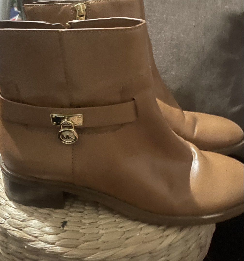 Authentic MK Leather Boots (Category: Boots) located in Batangas. Submitted by norskieshoppe (Listing ID 1461434218, Image 2). Description: sz 10 no flaws genuine leather soft leather no creases seems like new.