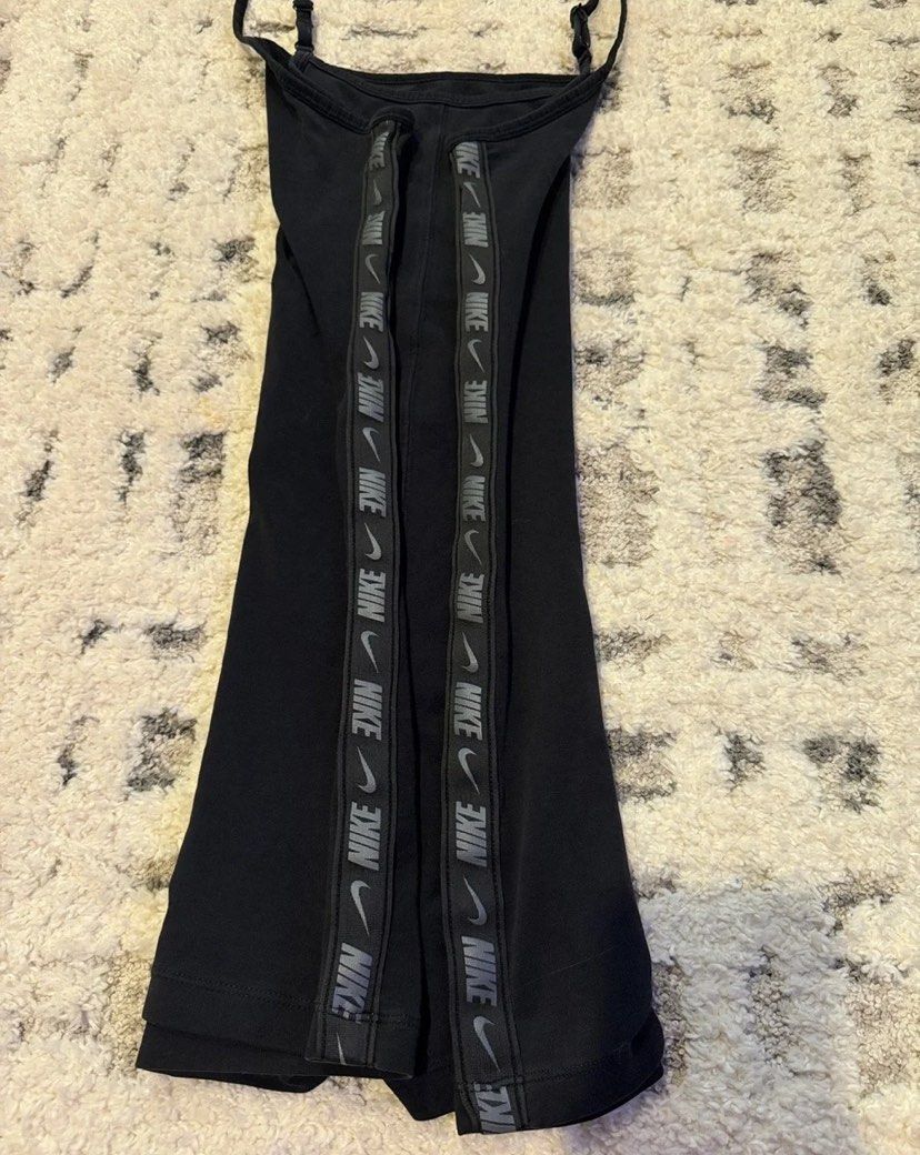 Authentic NIKE Bodysuit Black (Category: Jumpsuits) located in Manila. Submitted by itemsby_jm (Listing ID 1461437832, Image 2). Description: ✨ DECLUTTERRING ✨ • Size M on tag • Vv comfy and stretchable • Perfect for gym, workout, casual outfit 💗 DM for any inquiries ☺️ 💰Mode of payment: Gcash ~ Note: Payment first 🛵 Mode of Shipping: lalamove/grab/angkas padala/j&t .