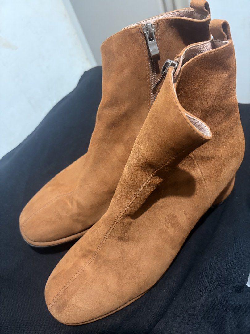 Authentic STACCATO Brown Suede Ankle Boots (Category: Boots) located in Manila. Submitted by athenabrave (Listing ID 1461437234, Image 1). Description: Selling these gorgeous, classic brown suede ankle boots from STACCATO. Perfect for elevating your casual outfits, smart-casual office wear, or travel looks! Very comfortable low block heel and clean minimalist design. #staccato #staccatoboots #suedeboots #ankleboots #leatherboots #winterboots #tra