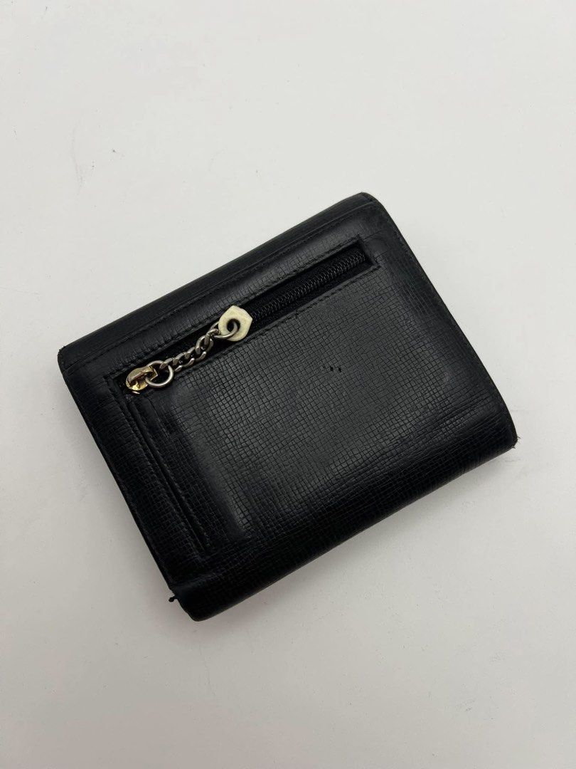 Authentic Vintage MCM Compact trifold wallet (Category: Wallets & Card holders) located in Cagayan de Oro. Submitted by borse_de_amore (Listing ID 1461370694, Image 2). Description: Authentic Vintage MCM Compact trifold wallet Rank BC pls see pics for flaws. 🏷️590.