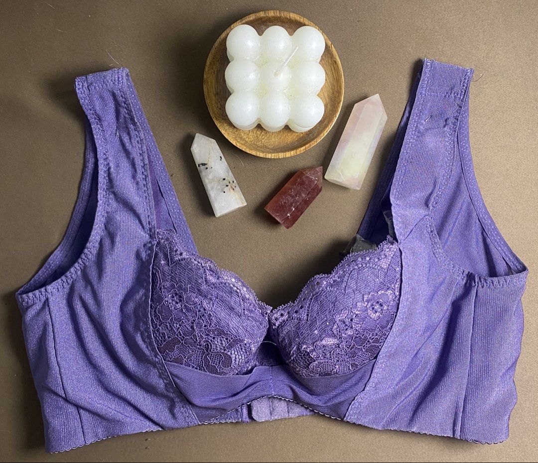 B75 Wacoal Purple Lace Bra (Category: Undergarments & Loungewear) located in Quezon City. Submitted by annethecoo17849 (Listing ID 1461481419, Image 1). Description: - Brand: Wacoal - Size: B75 - Color: Purple - Features: Lace details, Front clasp closure - Benefits: Comfortable, Supportive, Great for everyday wear super pretty can do jnt or lalamove jukay.