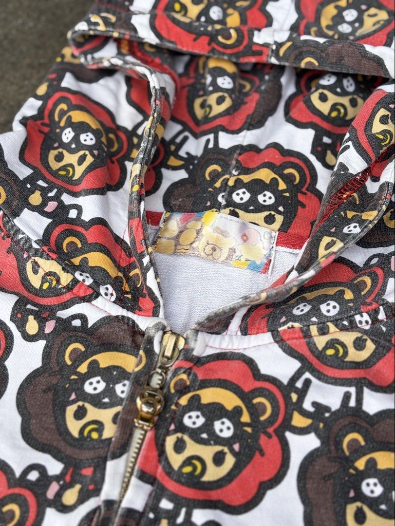 Baby Milo AOP jacket (Category: Coats, Jackets and Outerwear) located in Manila. Submitted by luxstreetwearzcasual (Listing ID 1461561563, Image 2). Description: In good condition Size S 8-13 yrs old.