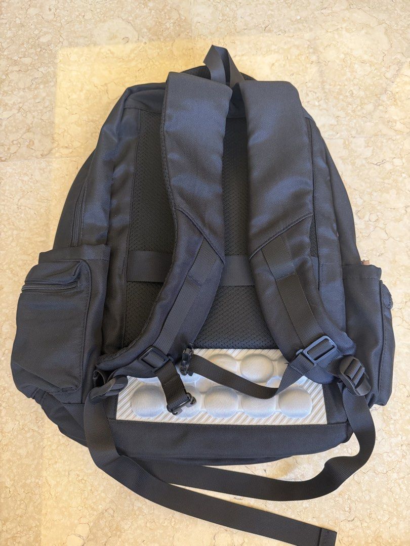 Backpack (Category: Backpacks) located in Singapore. Submitted by ctdozo (Listing ID 1461407262, Image 3). Description: School bags suitable for 11 years up. .