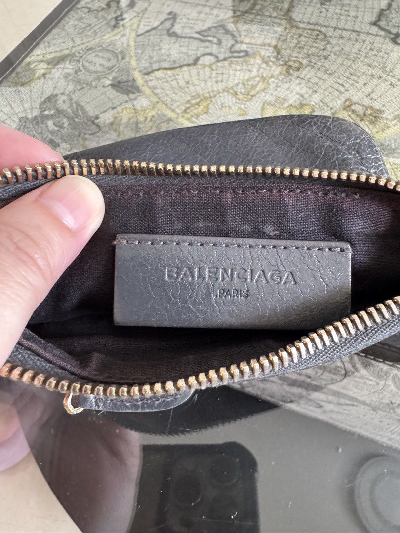 Balenciaga (Category: Purses & Pouches) located in Manila. Submitted by supermommm (Listing ID 1461510656, Image 3). Description: No inclusion Authentic .