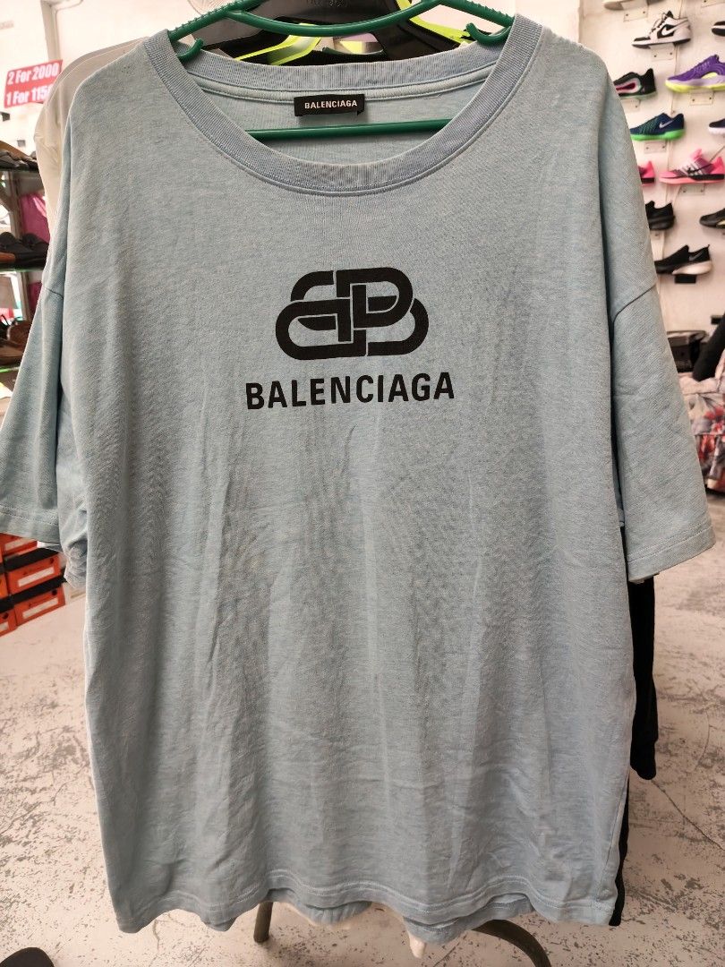 Balenciaga Basic Logo short sleeve T-Shirt (Category: Tshirts & Polo Shirts ) located in Cabadbaran. Submitted by jem1124 (Listing ID 1461349892, Image 1). Description: 24x28.5 excellent condition No issue.