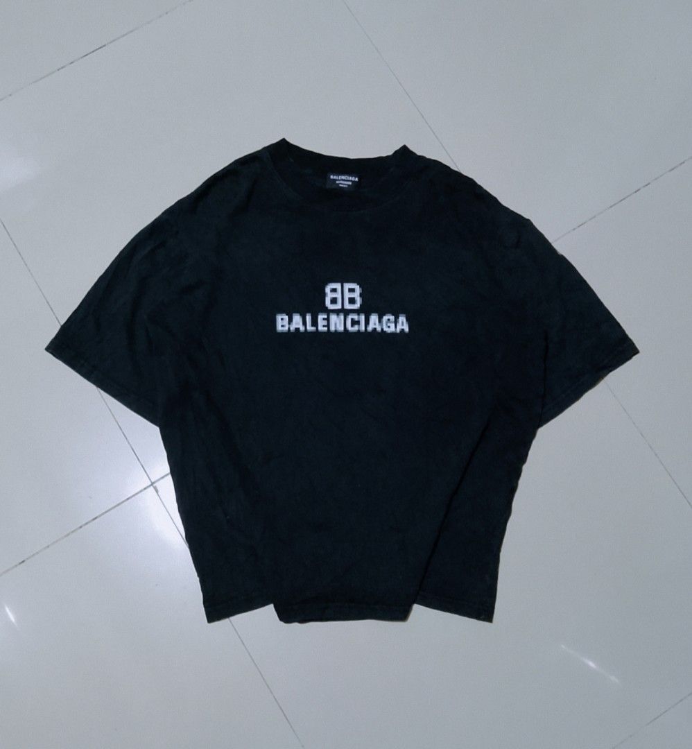 Balenciaga Mosaic Blur BB logo tee (Category: Tshirts & Polo Shirts ) located in Cagayan de Oro. Submitted by cjsthrifts (Listing ID 1461438307, Image 1). Description: Condition: Very good Size: XL Dimes: 22.5 × 25 Issue: few adhesive marks (back of the sleeve) Color rating: 9.3/10 Overall rating: 9.3/10 800 shipped.