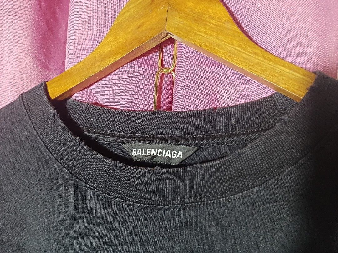 Balenciaga Paris Athlete tee (Category: Tshirts & Polo Shirts ) located in Siniloan. Submitted by irishsta.maria (Listing ID 1461474543, Image 3). Description: .