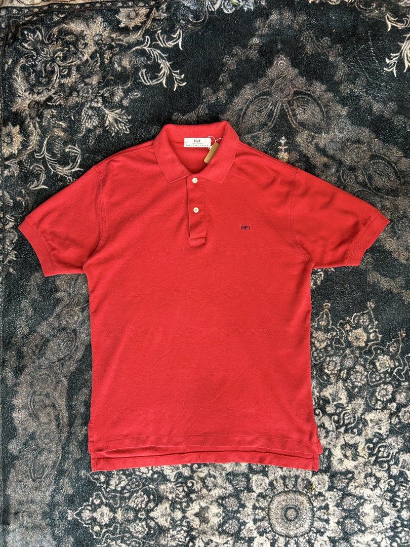 Balenciaga vntg (Category: Tshirts & Polo Shirts ) located in Iloilo. Submitted by lowesdrift (Listing ID 1461403136, Image 1). Description: Dm📩 Mop gcash Delivery J&T.