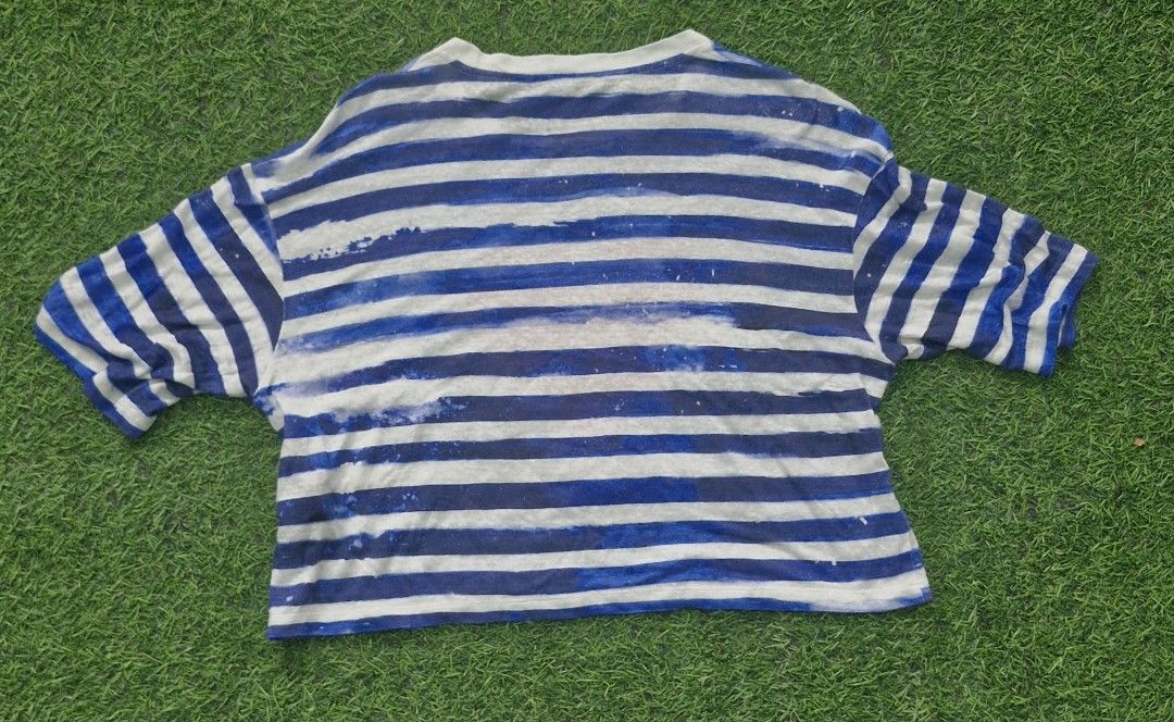 BALMAIN SAMPLE Linen Blend Heart Striped Cropped Top (Category: Others Tops) located in Pili. Submitted by the_g_thrift (Listing ID 1461395564, Image 2). Description: BALMAIN SAMPLE Linen Blend Heart Striped Cropped Top size xs on tag width: 21 length: 19 issue remove neck tag.