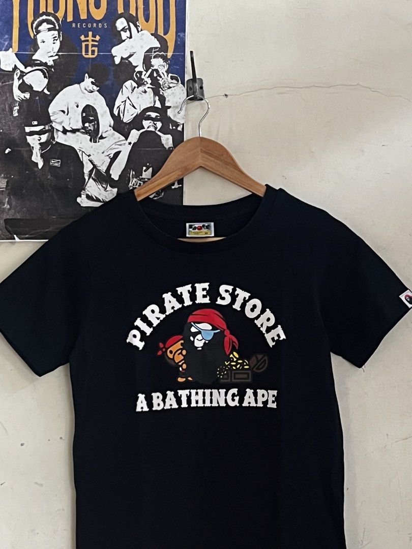 BAPE (Category: Activewear) located in Manila. Submitted by krabbit-679 (Listing ID 1461454848, Image 3). Description: .