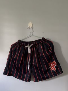 （分類：）位於 。 由 under.brief 提交（商品編號 1461383305，圖片 1）。簡介： 。