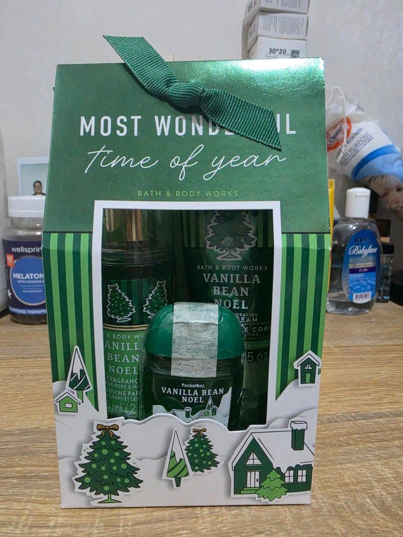 Bath and Body Works (Category: Fragrance & Deodorants) located in Calamba. Submitted by hasminaa9 (Listing ID 1461556925, Image 1). Description: Bath & Body Works Vanilla Bean Noel Holiday Gift Set, with paper bag.
