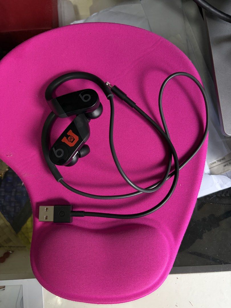 Beats Powerbeats A2015 Wireless Earphones (Category: Earphones) located in Rizal. Submitted by happyhauls22 (Listing ID 1461361987, Image 3). Description: - Beats Powerbeats3 Wireless Earphones - Secure ear hook design, perfect for workouts - Vibrant orange accents - Good working condition - Includes Lightning charging cable.