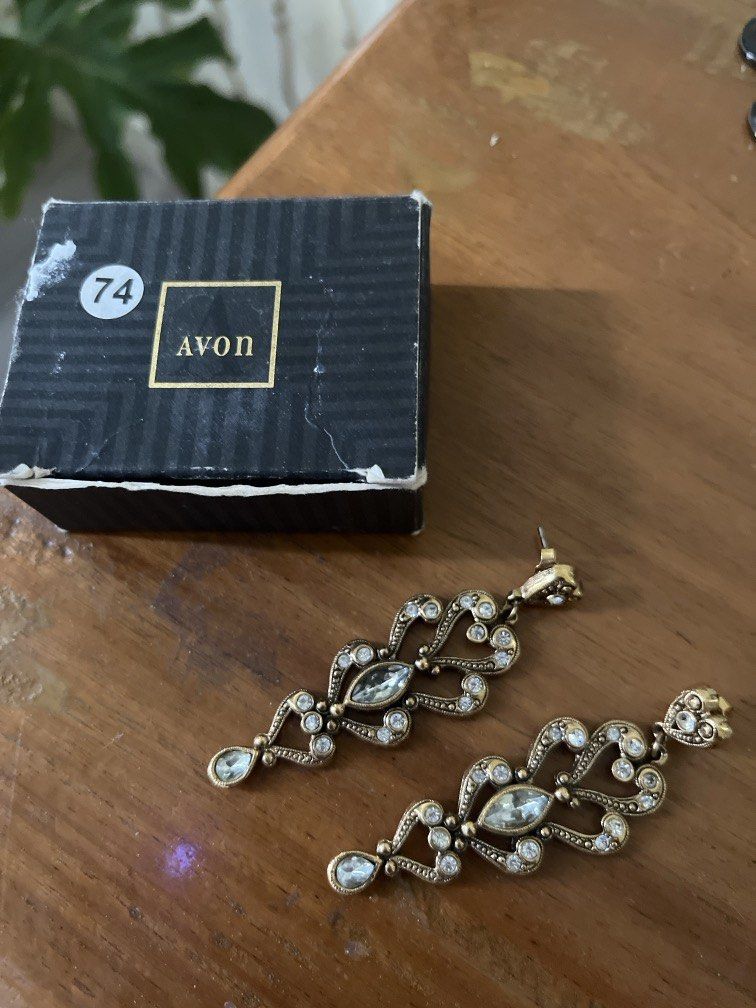 Beautiful vintage earrings (Category: Earrings) located in Paranaque City. Submitted by curioeclat (Listing ID 1461348828, Image 1). Description: Avon rare earrings.