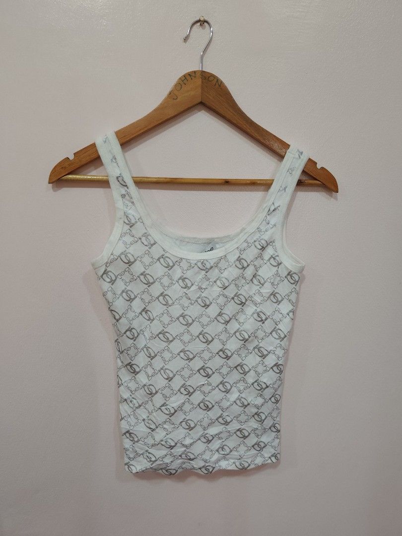 Bebe Tank Tip 🔥 (Category: Sleeveless) located in Tabaco. Submitted by thrifttobecool (Listing ID 1461327939, Image 1). Description: Very Good Condition 💯 9.7/10 Color Rate 💯 1 4.5 Width 📌 21 Length 📌 150 ✅ +sf 📌 Location Bicol ✅.