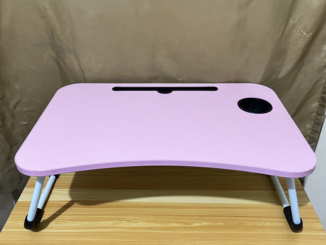 Bed Table (Category: Coffee & Tea Tableware) located in Manila. Submitted by l1lbaddie (Listing ID 1461537125, Image 1). Description: - With slight dent/crack.