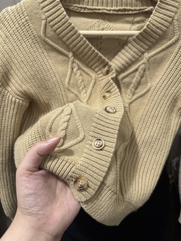 Beige Knitted Cardigan (Category: Coats, Jackets and Outerwear) located in Mexico. Submitted by studioleraph (Listing ID 1461470518, Image 2). Description: 🛍️ Perfect for your personal wardrobe or reseller business 🫶 👗 The actual item being sold is the original garment shown in the product photos. Small differences in fit, drape, color, texture, or details may occur. 💌 Condition: • Preloved; Please wash the items before wearing. • Please mana