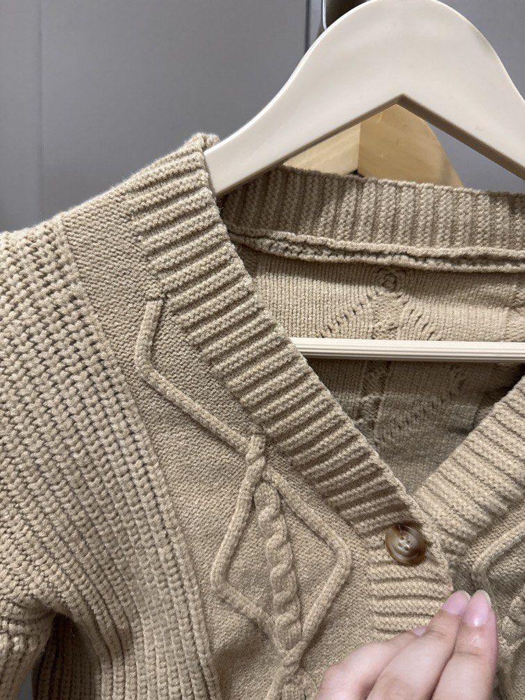Beige Knitted Cardigan (Category: Coats, Jackets and Outerwear) located in Mexico. Submitted by studioleraph (Listing ID 1461470518, Image 3). Description: 🛍️ Perfect for your personal wardrobe or reseller business 🫶 👗 The actual item being sold is the original garment shown in the product photos. Small differences in fit, drape, color, texture, or details may occur. 💌 Condition: • Preloved; Please wash the items before wearing. • Please mana