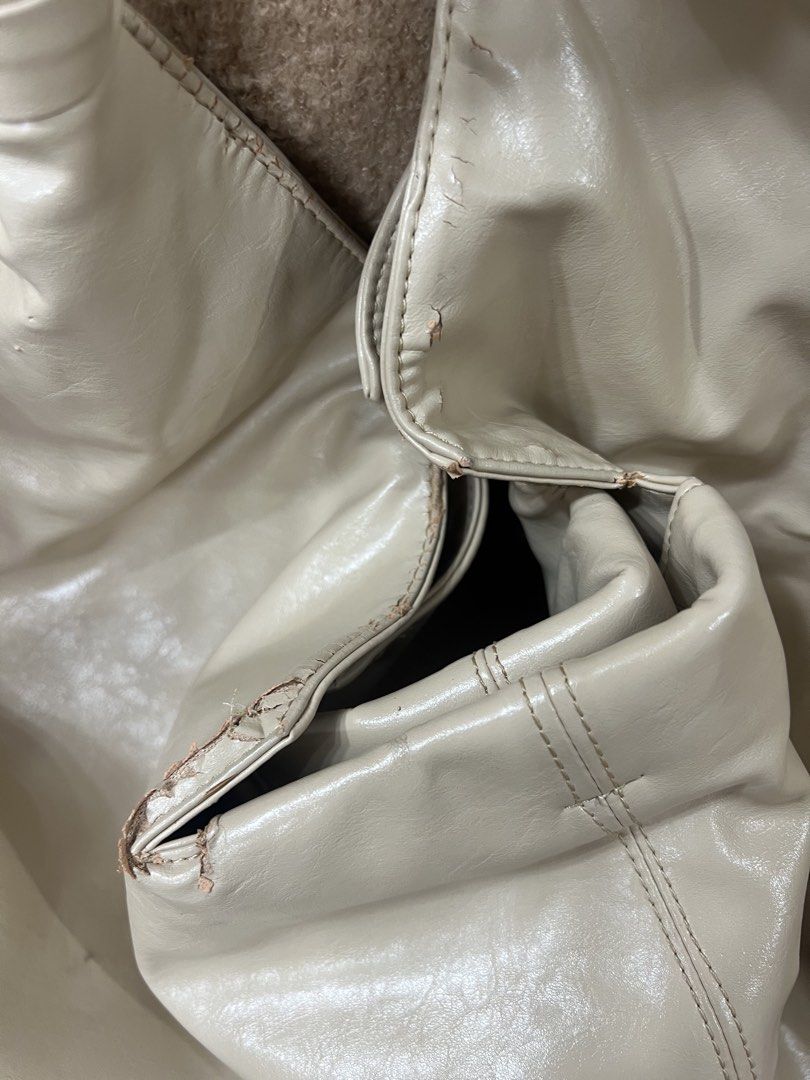 Beige Shoulder Bag (Category: Shoulder Bags) located in Manila. Submitted by l1lbaddie (Listing ID 1461542945, Image 3). Description: - Many Dents see photo.