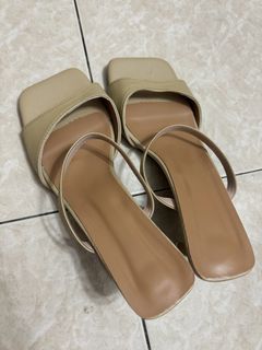 (Category: ) located in . Submitted by cherryy.closet (Listing ID 1461459818, Image 1). Description: .