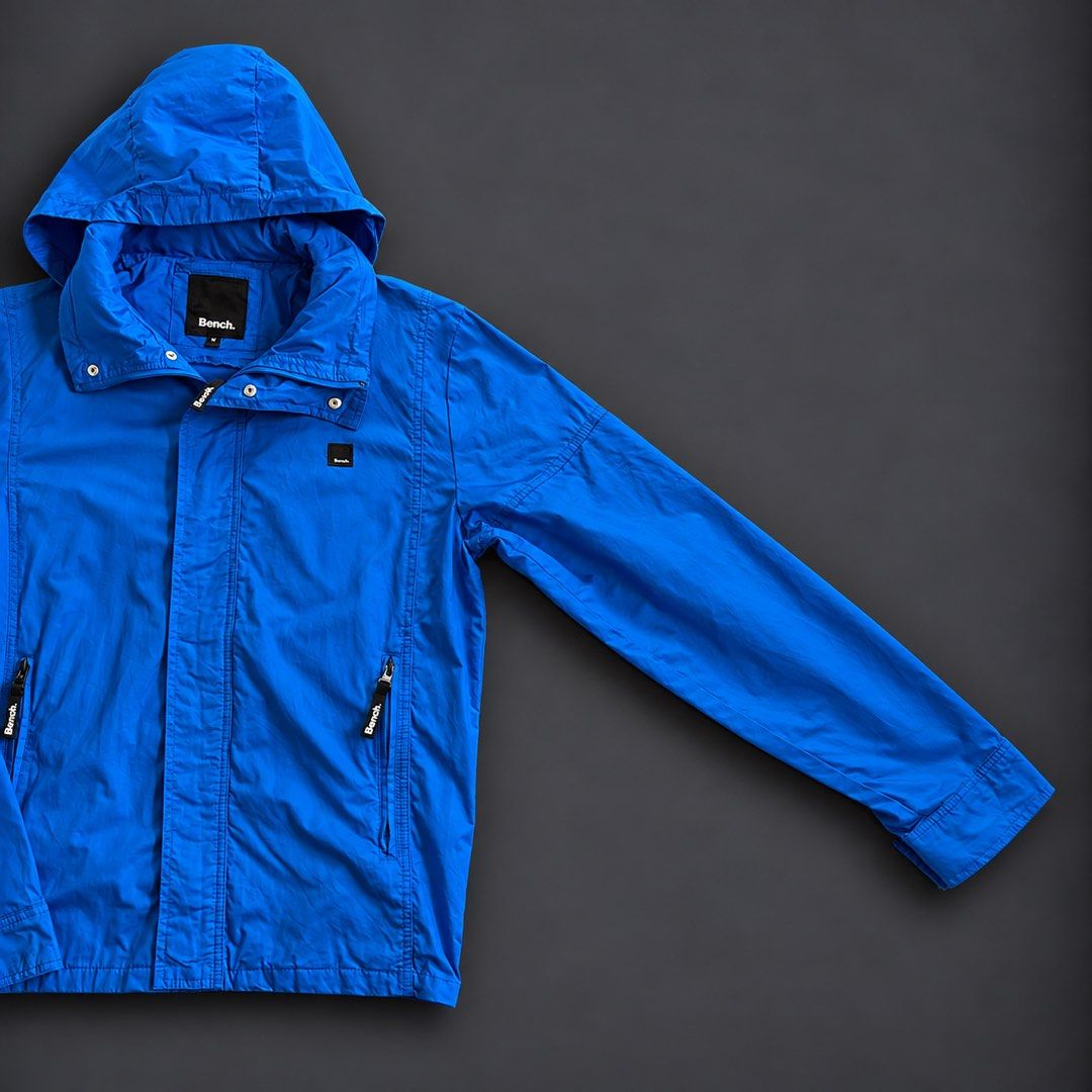 BENCH HOODED JACKET (Category: Coats, Jackets and Outerwear) located in Taguig. Submitted by clarrk95 (Listing ID 1461389038, Image 2). Description: Bench Hooded Jacket Size: L (tag) Length: 26inches Width: 21.5inches Sleeve Length: 21inches PRICE: ₱500 ONLY! ✅ brandnew condition ✅ add shipping fee ✅ ignoring LP inquiry Shipping: Lalamove | J&T | LBC Location: Taguig📍 Payment: Gcash | Bank | Cash FB: THRFT IG: thrft_25 DM for more detailed pics.