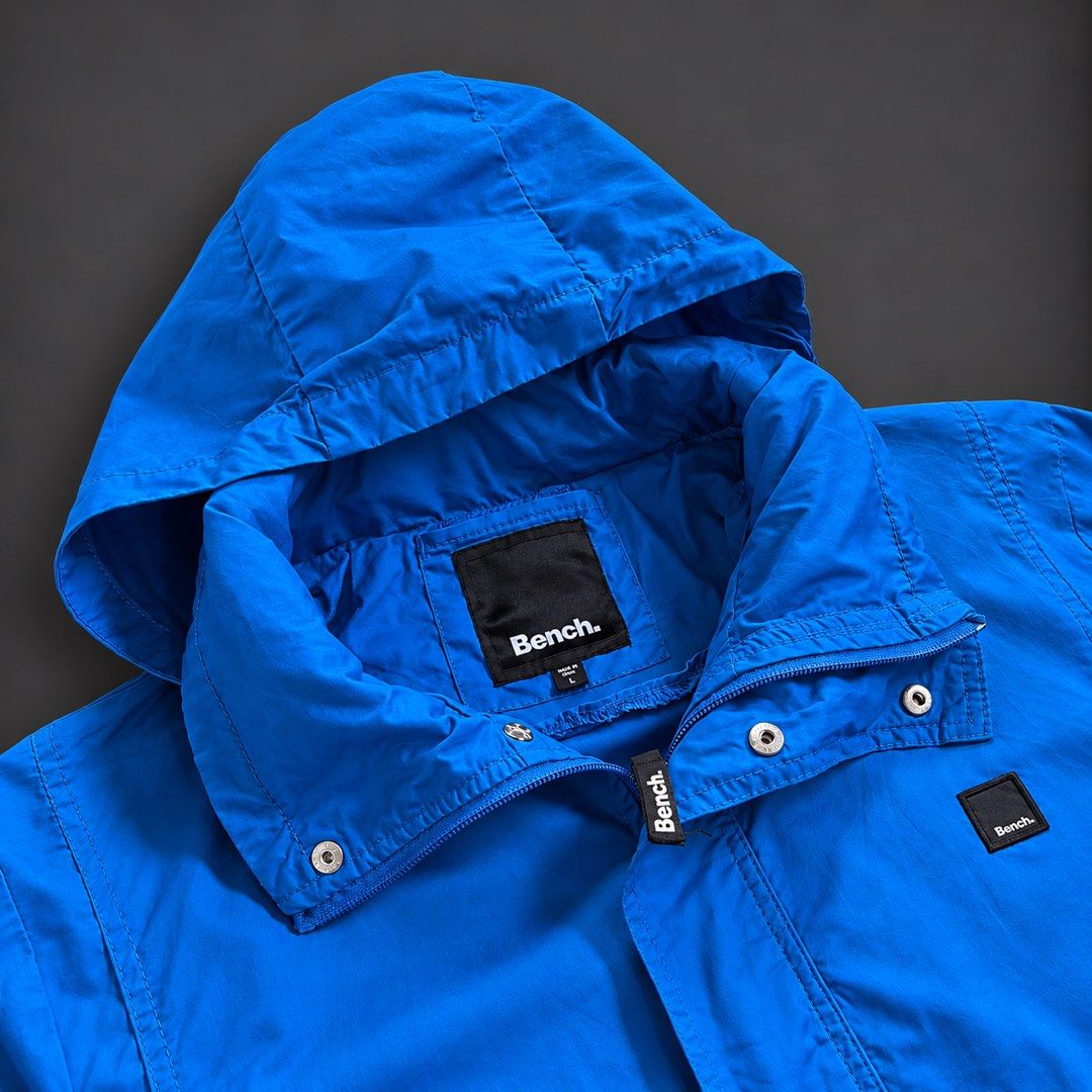 BENCH HOODED JACKET (Category: Coats, Jackets and Outerwear) located in Taguig. Submitted by clarrk95 (Listing ID 1461389038, Image 3). Description: Bench Hooded Jacket Size: L (tag) Length: 26inches Width: 21.5inches Sleeve Length: 21inches PRICE: ₱500 ONLY! ✅ brandnew condition ✅ add shipping fee ✅ ignoring LP inquiry Shipping: Lalamove | J&T | LBC Location: Taguig📍 Payment: Gcash | Bank | Cash FB: THRFT IG: thrft_25 DM for more detailed pics.