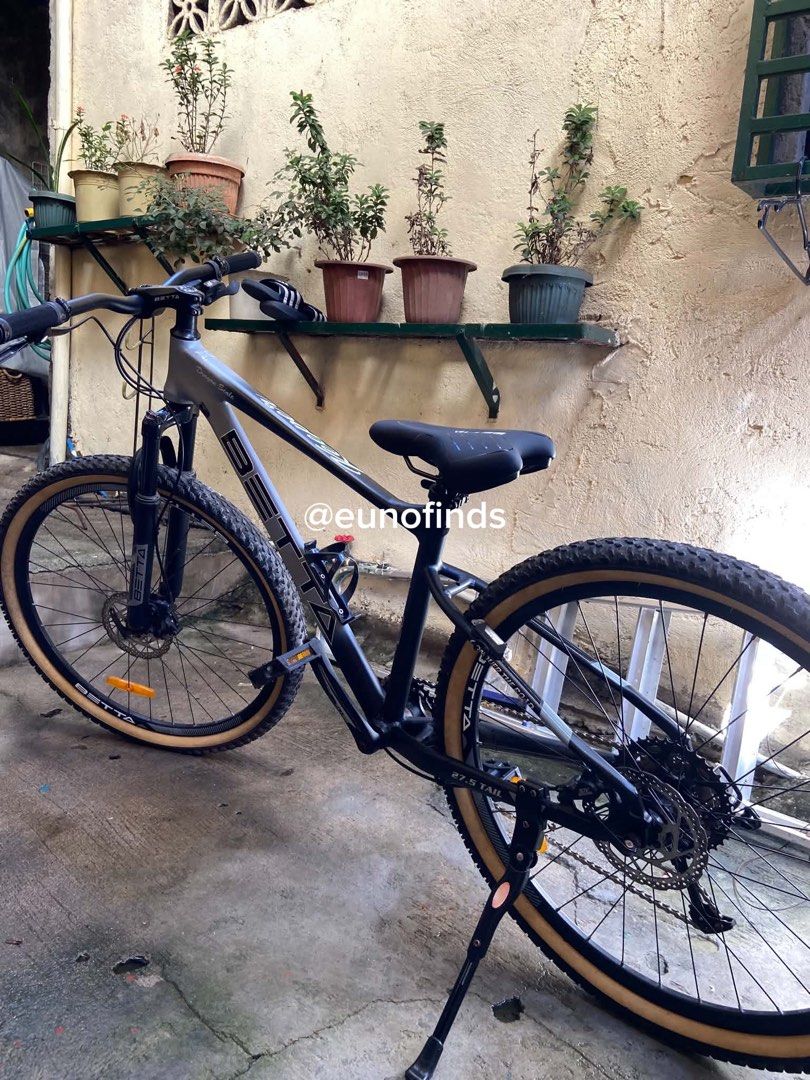 Betta Mountain Bike (Category: Bicycles) located in Caloocan City. Submitted by eunofinds (Listing ID 1461367610, Image 1). Description: 🚵‍♂️ FOR SALE: BETTA MOUNTAIN BIKE Selling our Betta Mountain Bike — perfect for casual rides, exercise, weekend cycling, and everyday use! 🚴‍♂️ 🚲 BIKE DETAILS • Alloy Frame • 17-inch Frame Size • Front & Rear Disc Brakes • Tan Wall Tires • Includes Water Bottle Cage • Includes Kickstand ✨ FEATURES & INCLUSIO