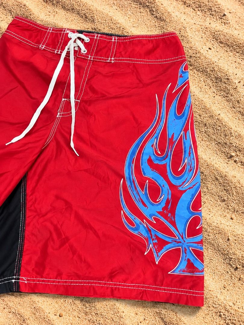 Billabong Red Flame Swim Trunks Size 32 (Category: Swim Trunks & Board Shorts) located in Caloocan City. Submitted by marionthrift (Listing ID 1461445913, Image 3). Description: - Red Billabong swim trunks - Blue flame design - Size 32 - Drawstring waist - Back pocket - Ideal for swimming or lounging - Ready for your next beach adventure!.
