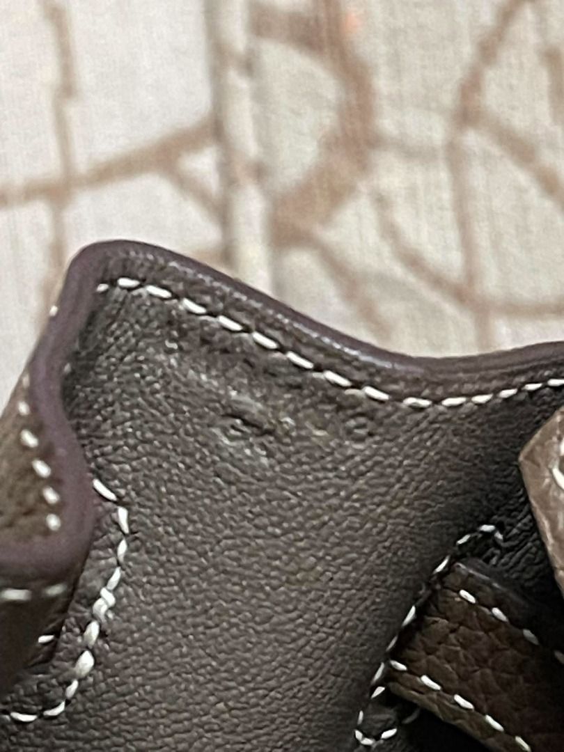 Birkin 25 Etoupe Togo (Category: Luxury Bags & Wallets) located in Las Pinas. Submitted by missfaust (Listing ID 1461339287, Image 3). Description: Classic Hermes handbag gold hardware .