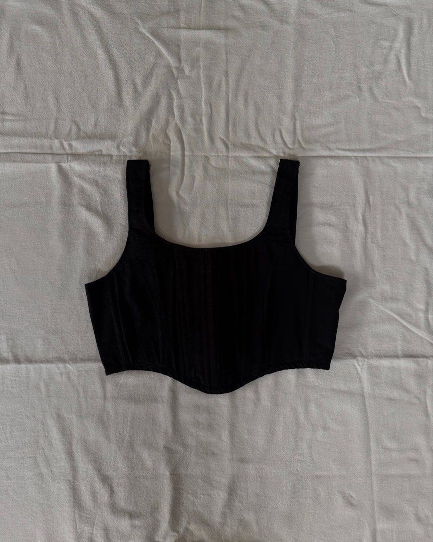 Black Corset Top with Lace-Up Back (Category: Others Tops) located in Paranaque City. Submitted by summerscabinet (Listing ID 1461426221, Image 2). Description: Custom Corset Top Size: S-M.