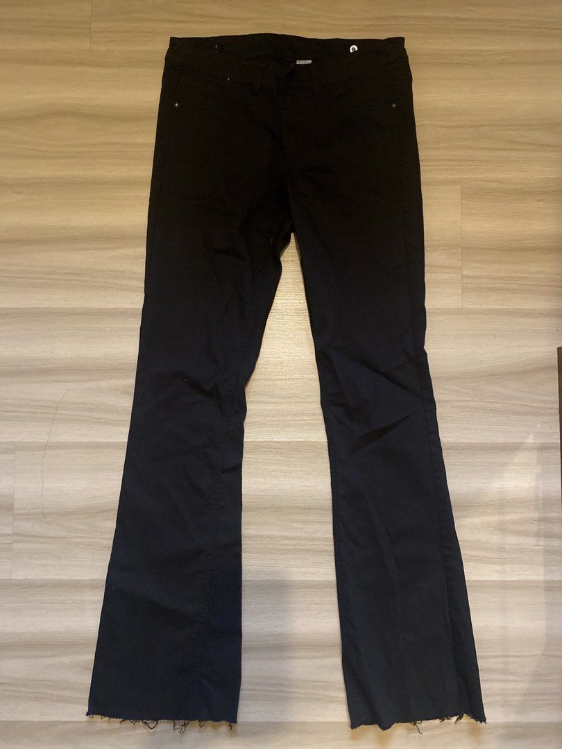 Black Flared Pants with Raw Hem (Category: Other Bottoms) located in Makati City. Submitted by jelly14ace-11843 (Listing ID 1461431983, Image 1). Description: .