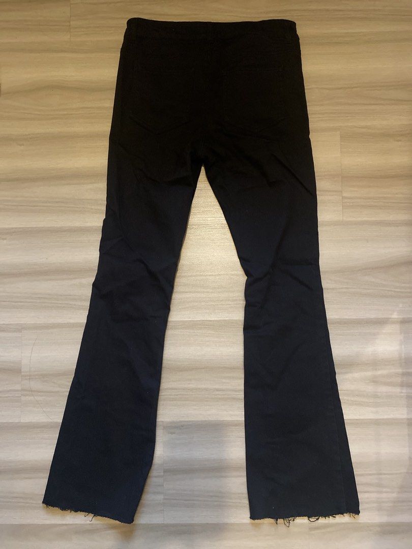 Black Flared Pants with Raw Hem (Category: Other Bottoms) located in Makati City. Submitted by jelly14ace-11843 (Listing ID 1461431983, Image 3). Description: .