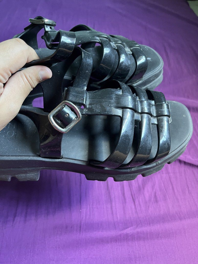 Black Jelly Platform Sandals (Category: Flats & Sandals) located in Manila. Submitted by youngforest_84a7f5 (Listing ID 1461364313, Image 1). Description: Location: SOUTH CALOOCAN (Sangandaan) For Sale: Shoes/Sandals/Heels Price: 2,000 Original Price: 2,695 For Sale: Shoes/Loafer Price: 2,000 Original Price: 2,895 I’ve had this for a year, and I barely use it po. Wala na po yung box dahil sa mga cats ko, haha. PLUS SIZE SHOES Kasya ‘to sa mga 12-