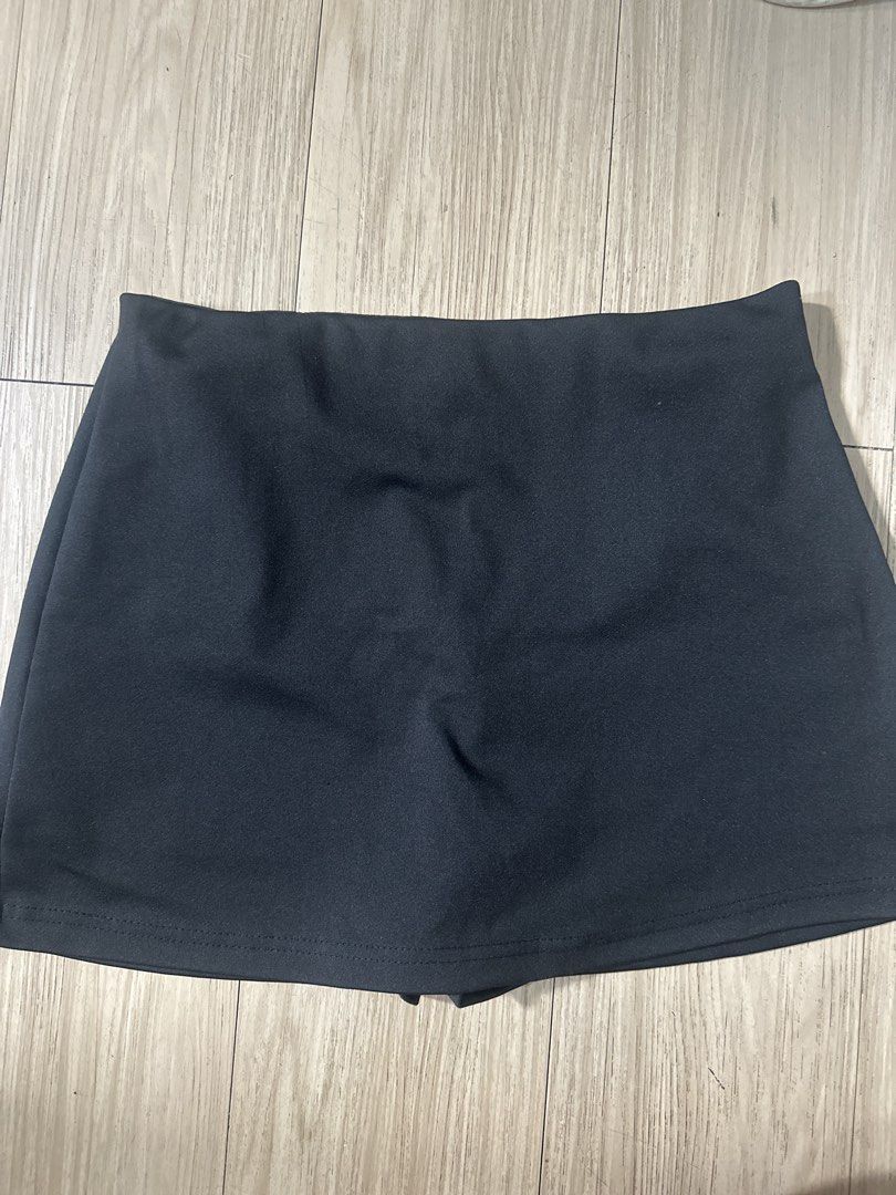 Black Mini Skirt (Category: Skirts) located in Bacolod City. Submitted by kristellelopez (Listing ID 1461356715, Image 1). Description: - Classic black mini skirt - Simple and versatile design - Comfortable elastic waistband - Fits like a size medium - Ideal for casual outings or dressing up - A wardrobe essential.