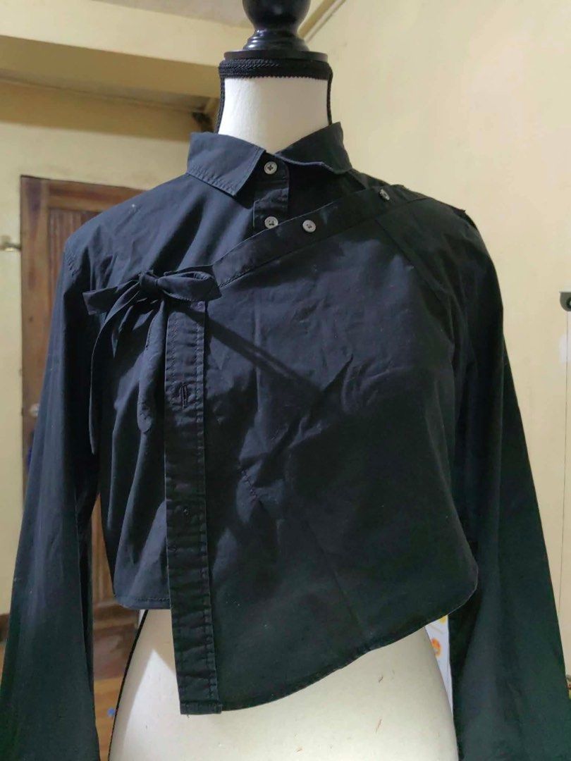 Black Modern Hanbok Polo (Category: Blouses) located in Taguig. Submitted by Joiebieeeee (Listing ID 1461468153, Image 1). Description: Channel your modern k-fashion! Will fit BEST for BTS Arirang in Bulacan or any KPOP Concerts! • S-M • Reworked Polo • Long Sleeves • Black • Working Buttons Rework Polo | Ukay Fits | OOTD | Concert Outfit #ukayph #reworkedclothing #kfashion #fashionph #kpopph#btsph.