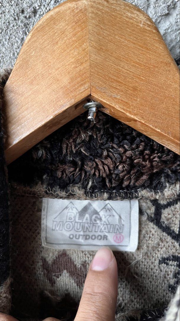Black Mountain Outdoor Fleece Jacket Size M (Category: Coats, Jackets and Outerwear) located in Cabuyao City. Submitted by bulandos (Listing ID 1461428670, Image 3). Description: - Cozy fleece jacket from Black Mountain Outdoor - Features a cool all-over print with deer and camouflage patterns - Zip-up front with a stand-up collar - Drawstring at the hem for adjustable fit - Great for layering or wearing on its own - Made in Vietnam.