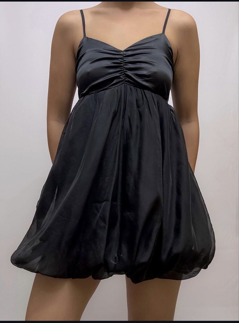 Black Peplum Mini Trendy Dress (Category: Dresses) located in Pasig City. Submitted by wear_she_goes (Listing ID 1461334486, Image 1). Description: B:26-33” W:24-28” L:30” -smocked back.