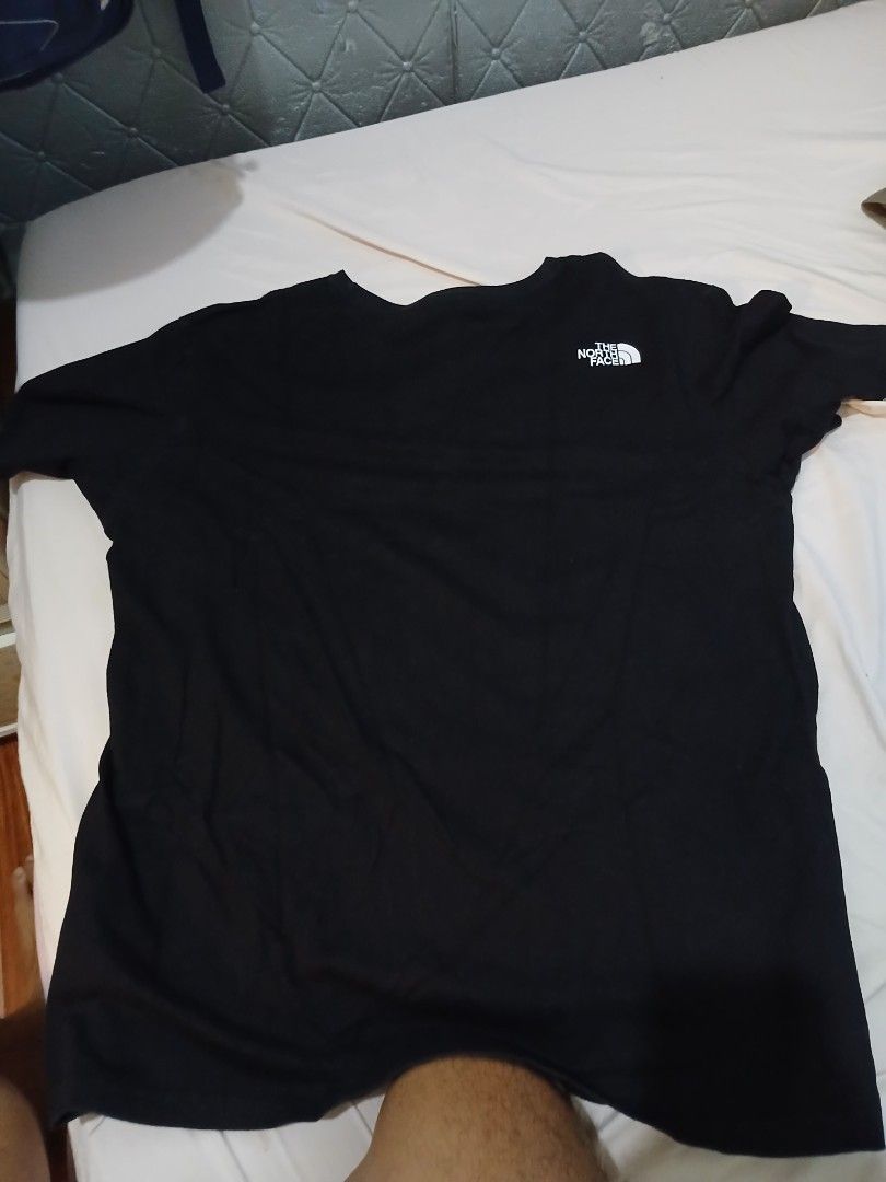 Black shirt (Category: Tshirts & Polo Shirts ) located in Bato. Submitted by coyakios09 (Listing ID 1461440160, Image 3). Description: pm.