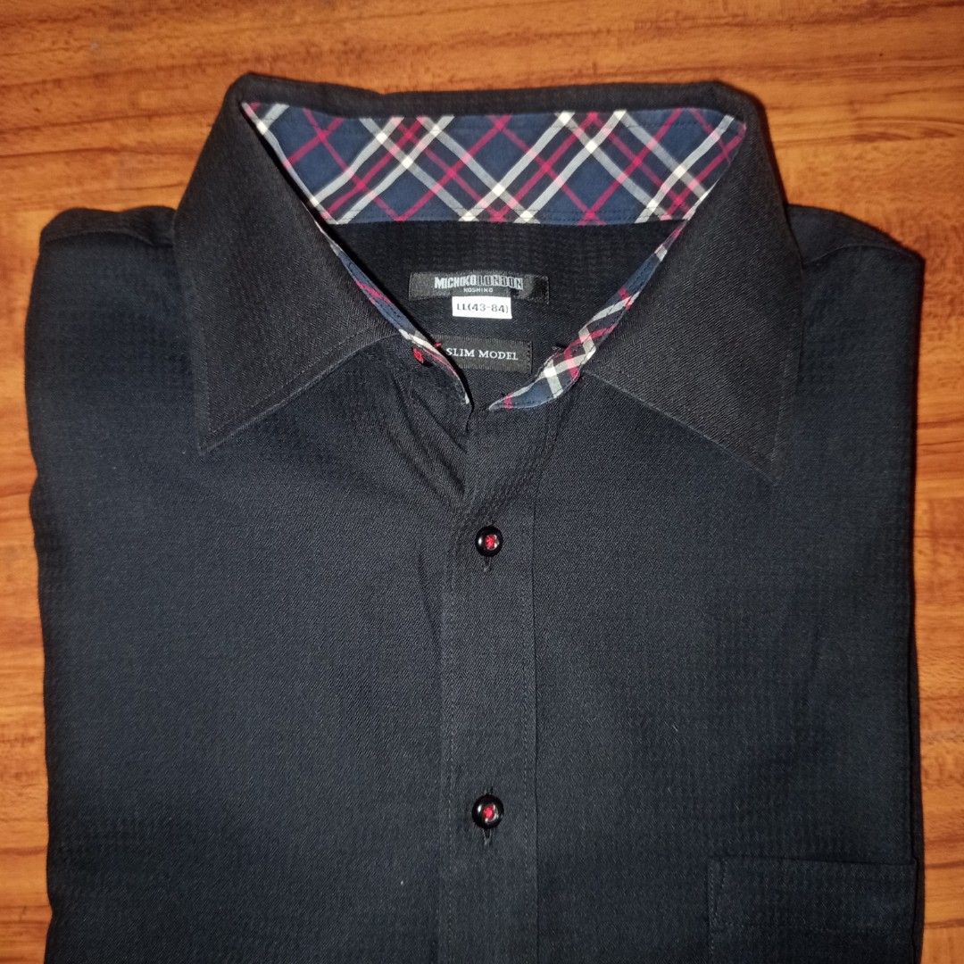 Black Slim Long Sleeve (Category: Formal Shirts) located in Caloocan City. Submitted by anghelou (Listing ID 1461365978, Image 3). Description: - Large to XL - With minimal stripe designs at collar and wrist - Ideal for formal occassion or casual outing. * You can dm me to send you other photos/videos for checking the condition. * Negotiable for sure buyer.