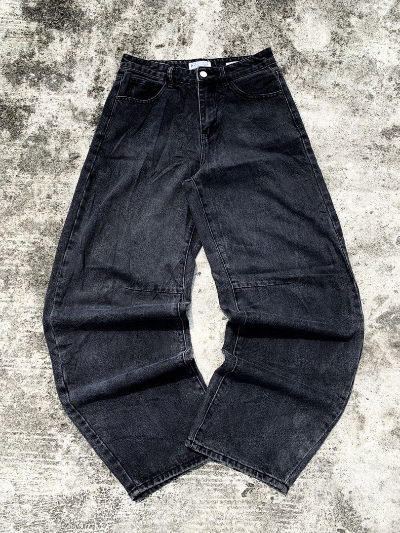 Black Wide Leg Jeans (Category: Jeans) located in Manila. Submitted by fiercefox.4ae806 (Listing ID 1461459756, Image 1). Description: - Black wide leg jeans - Relaxed fit - Washed denim look - Button and zip closure - Front and back pockets - Ideal for casual wear.