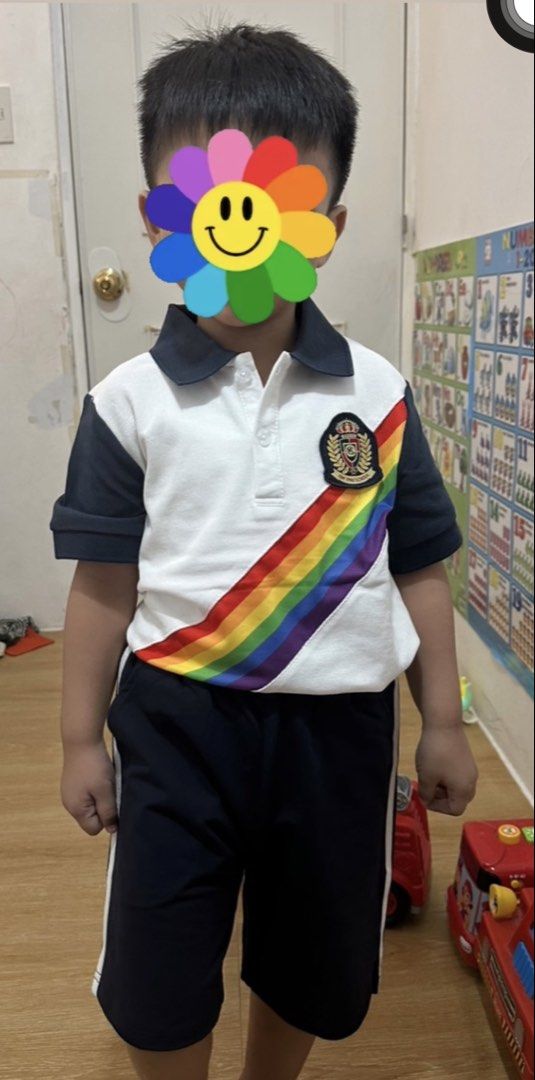 Blazer/GM School Uniform (Category: Babies & Kids Fashion) located in General Trias. Submitted by keiperry_ (Listing ID 1461401505, Image 3). Description: - Navy plaid blazer with emblem-1k -PE Uniform Set- 600.