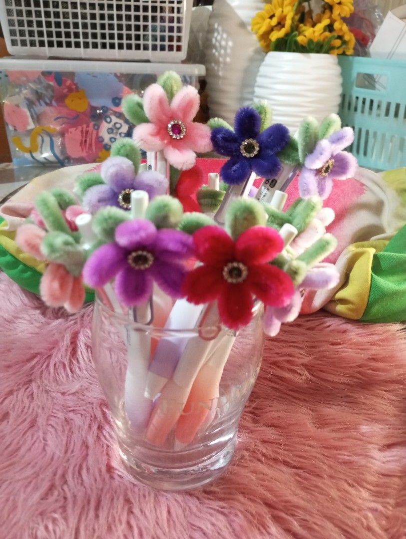 Bloom Pen 🌹 Handmade Fuzzy Wire Flower Ballpen (Category: Other Stationery & Craft) located in Caloocan City. Submitted by culkins (Listing ID 1461383151, Image 3). Description: -Deli ballpen with fuzzy wire flower -1pc only for 50 pesos -Available 📍 Acacia Malabon.