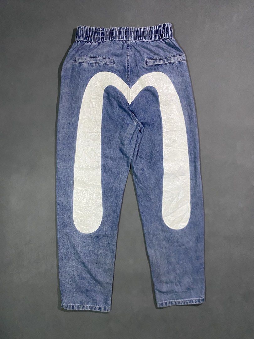 Evisu Pants (Category: Jeans) located in Dumaguete. Submitted by darios_thrift (Listing ID 1461412870, Image 1). Description: Daicock Pants Off only good for PSG use only ₱350 + sf Waist : 28 - 36 Length : 39 Hem : 7 Excellent condition ✅ Need wash ♻️ Color rate : 9.8/10 (Color may vary due to lighting) .