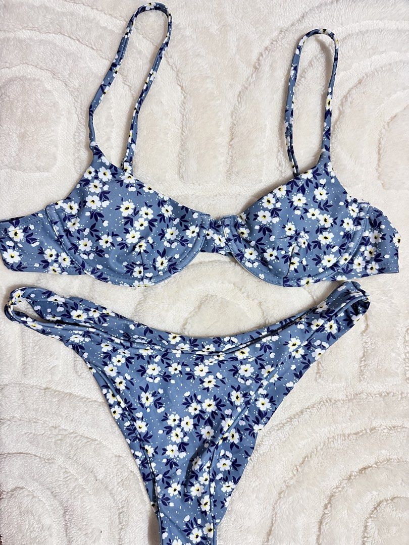 Blue Floral Swimsuit/Bikini (Category: Bikinis & Swimsuits) located in Santa Maria. Submitted by asdfghzl (Listing ID 1461517306, Image 1). Description: Used once only ! ♡ xs - s Underwire bra.
