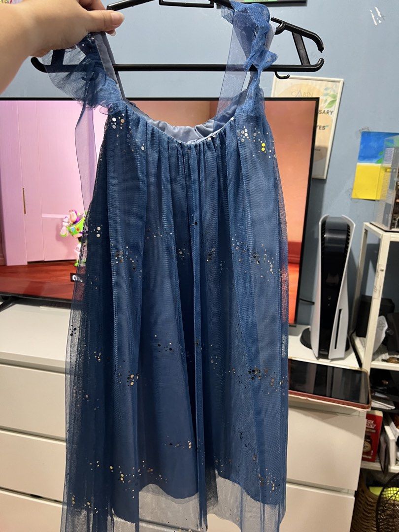 Blue Sparkly Tulle Dress (Category: Babies & Kids Fashion) located in Manila. Submitted by ja3sonline2019 (Listing ID 1461459363, Image 2). Description: Used once excellent condition.