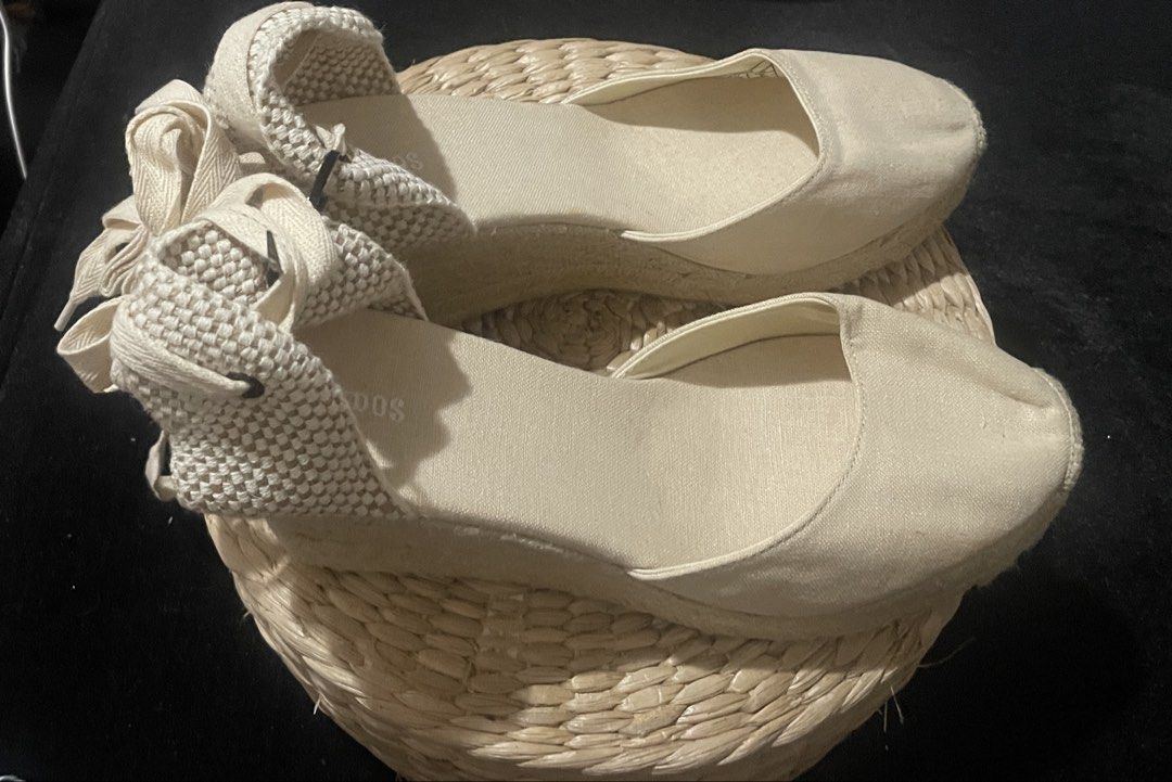 BN Soludos Wedges (Category: Wedges) located in Batangas. Submitted by norskieshoppe (Listing ID 1461416679, Image 2). Description: size 10 sturdy , comfy and nice imported brand.